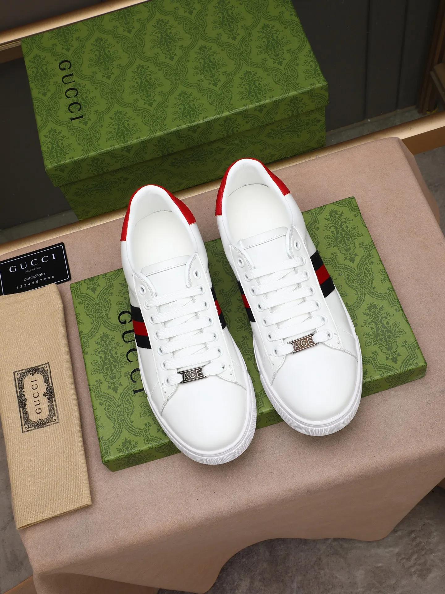 Men's shoes 💰400 [running volume version] GUGGI white shoe series! The fabric is made of imported cowhide➕Gucci special material➕sheep lining➕original rubber outsole, men's size 38-44 (45 can be customized)